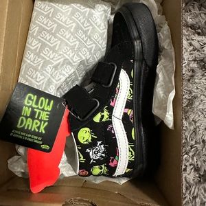 Vans Toddler High top sneaker